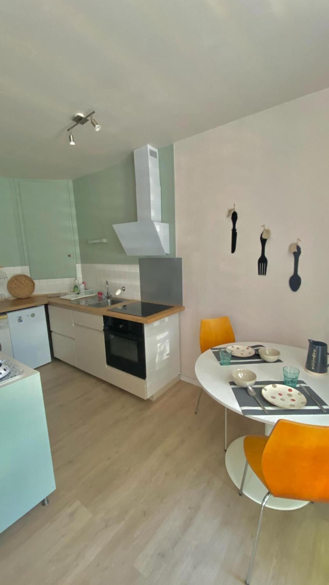 Agreable Petit Gite Avec Piscine Et Jardinet Salies-de-Béarn Dış mekan fotoğraf